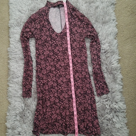 Express long-sleeve choker neckline dress - Picture 7 of 7